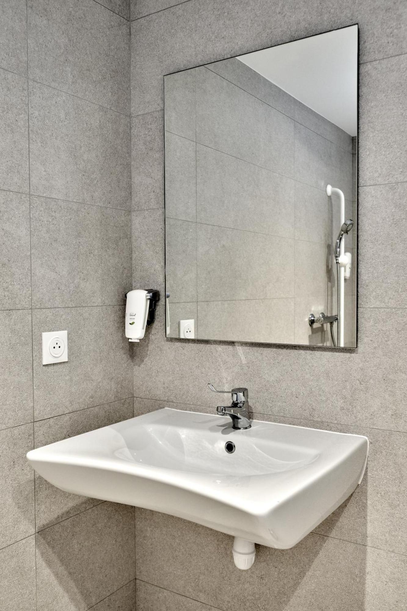 Kyriad Direct Nevers Nord - Varennes Vauzelles Exterior photo